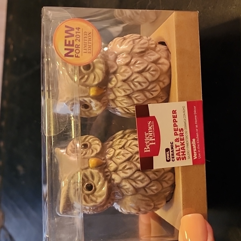 Owl salt and pepper shakers